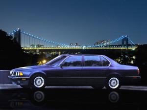 BMW 750iL 1987 года